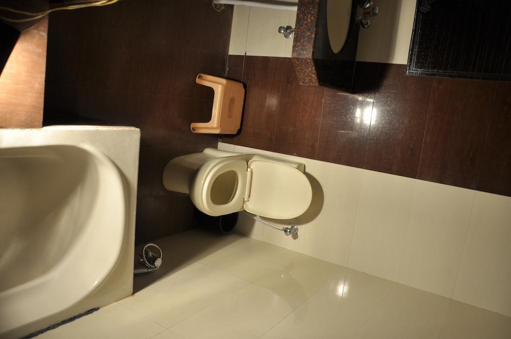 Metro Hotel 2*